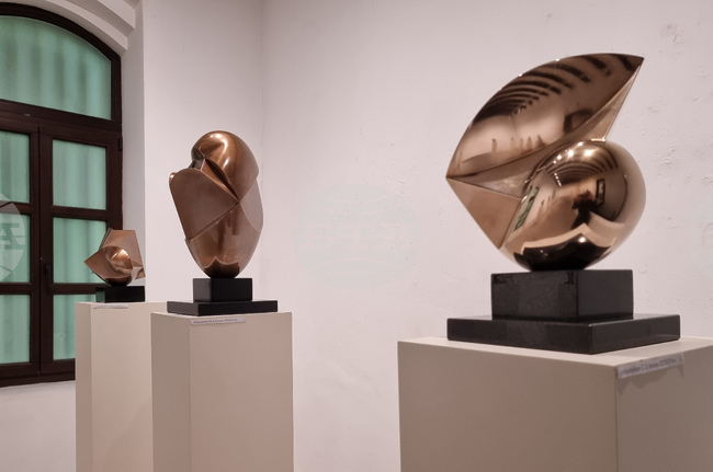 Варна - изложба скулптура - Ангел Атанасов