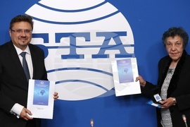 Национален пресклуб на БТА София - договор за дългосрочно сътрудничество между Национална професионална гимназия по полиграфия и фотография и БТА