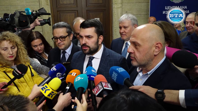 Трябва да има редовно правителство с ярки политически фигури, стига с тези експерименти, заяви Томислав Дончев