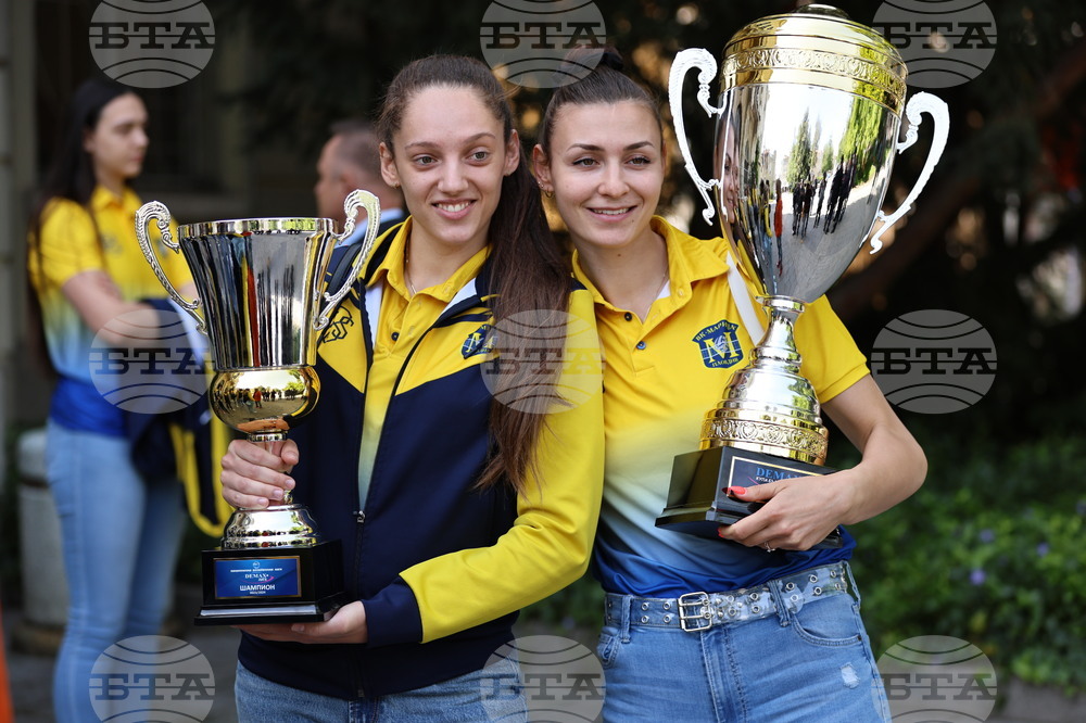 Разпределителката Лора Славчева остава в отбора на Марица (Пловдив) и през новия сезон