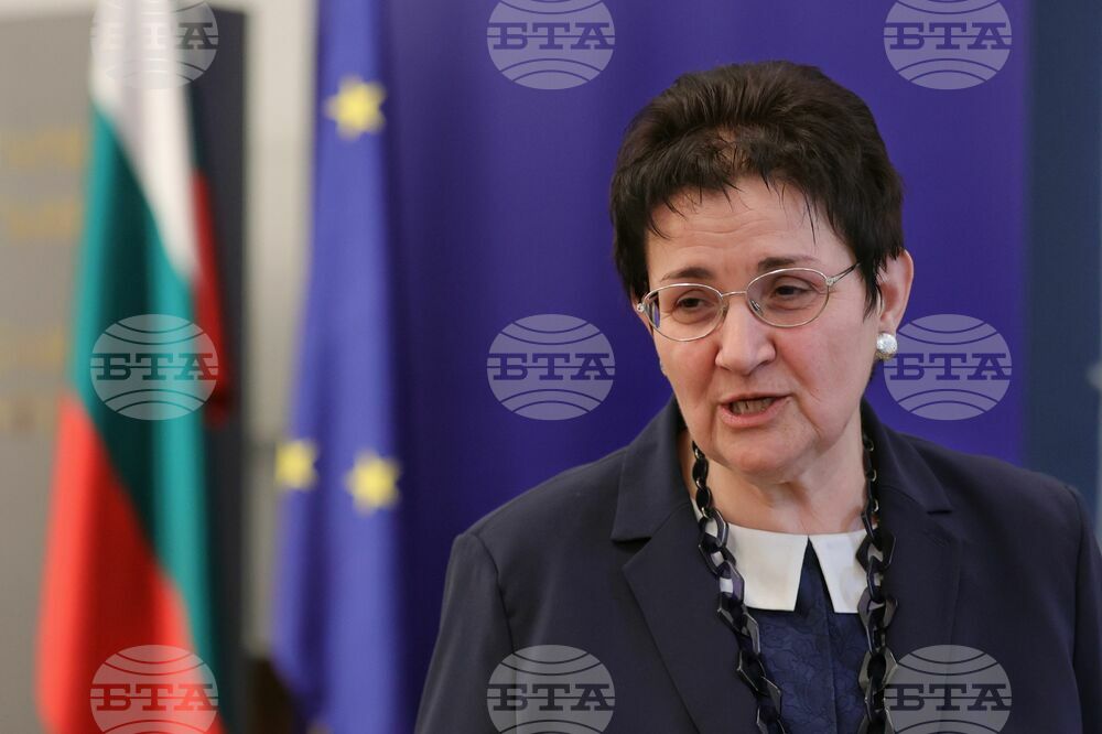 Finance Minister Petkova Pays Working Visit to OECD Headquarters