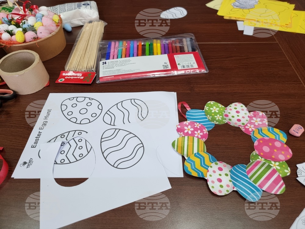 Празнична украса за Великден изработиха деца от предучилищна група в Първо българско училище „Св. св. Кирил и Методий” в Ковънтри