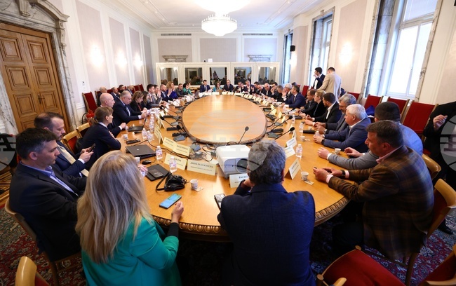 Парламент - Комисия по енергетика - Комисия по околната среда и водите 