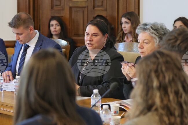 Народно събрание - представяне на “Бележник 2024: Какъв е средният успех на държавата в грижата за децата?”