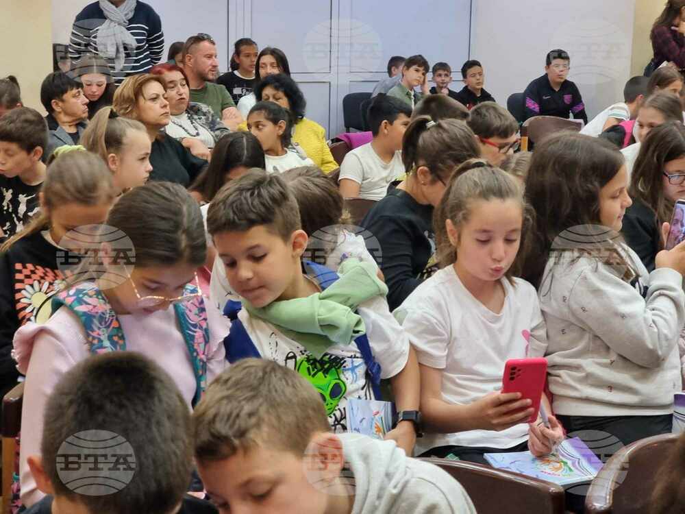 Кюстендил - среща на ученици с актрисата Гергана Стоянова