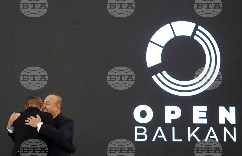 Унгария е готова да се присъедини към сътрудничеството на страните от "Отворени Балкани", заяви унгарският външен министър Петер Сиярто