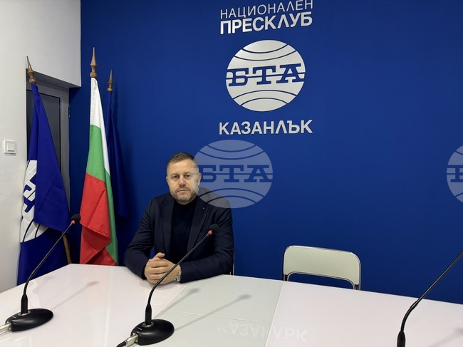 Журналистът Георги Милков ще представи в Казанлък книгата си „Носорог в банята и още нови истории от ръчния багаж"