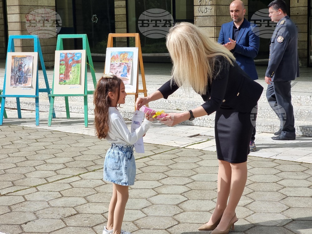 Ямбол - награждаване - конкурс за детска рисунка „С очите си видях бедата“