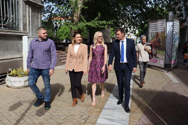 Община Хасково: Кампания #ПромениКартинката на Филип Морис България в Хасково