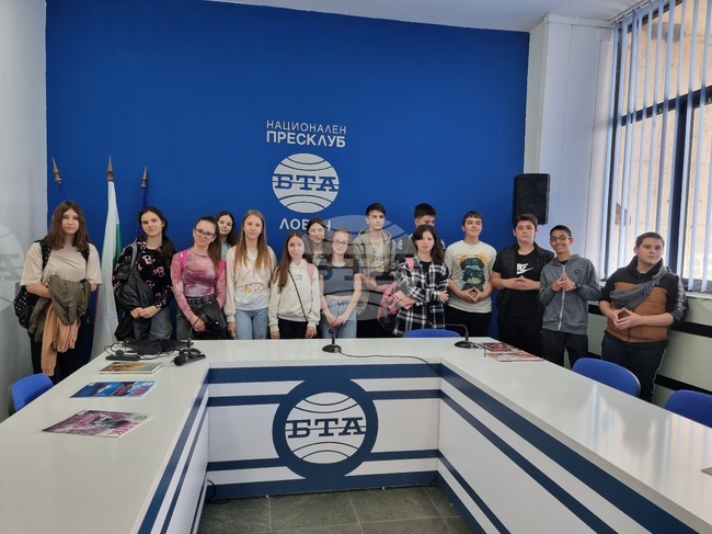  Национален пресклуб на БТА Ловеч - ученици - Основно училище „Васил Левски“