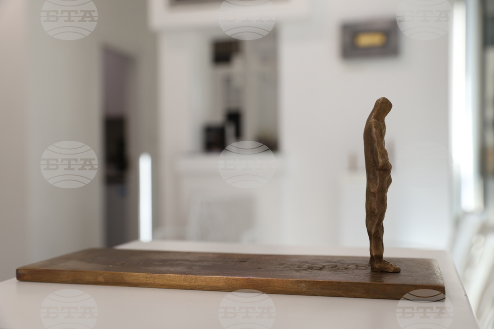 Галерия „Вежди“ - Бойко Митков  - изложба „Пълнолуние“ 