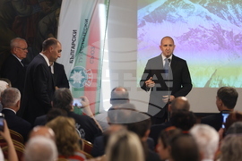 Първа българска експедиция за изкачване на връх Еверест - годишнина - Румен Радев