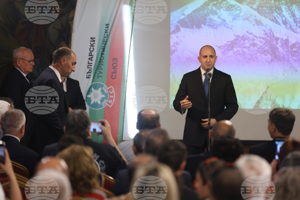 Първа българска експедиция за изкачване на връх Еверест - годишнина - Румен Радев