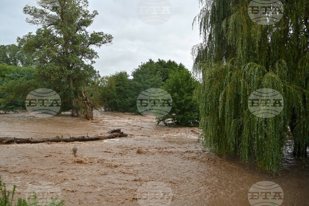 Село Климент - река - придошла