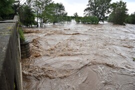 Село Климент - река - придошла