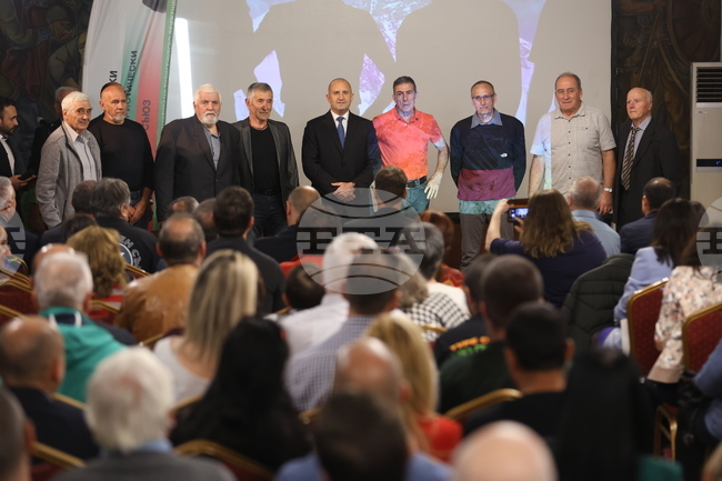  Първа българска експедиция за изкачване на връх Еверест - годишнина - Румен Радев