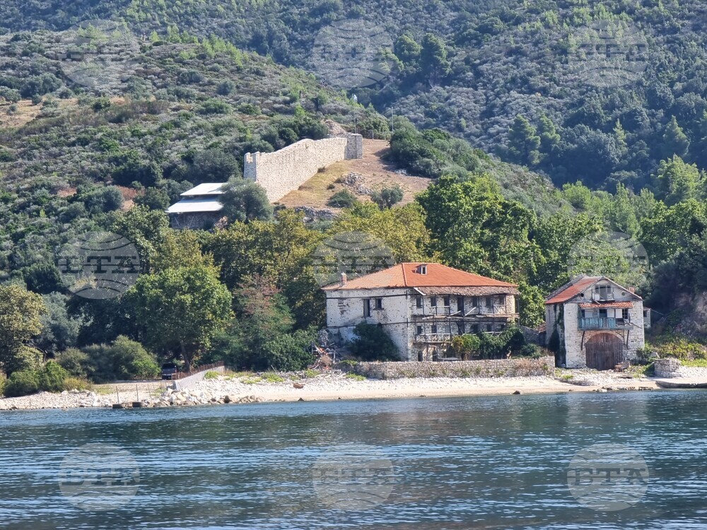 Света гора - Атон - Стената