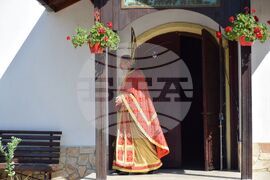 Село Лешница - 100-годишно училище - ремонт