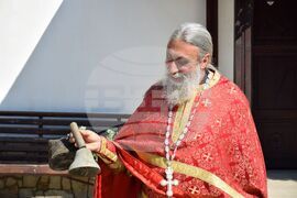 Село Лешница - 100-годишно училище - ремонт