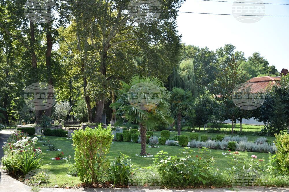 Село Лешница - 100-годишно училище - ремонт