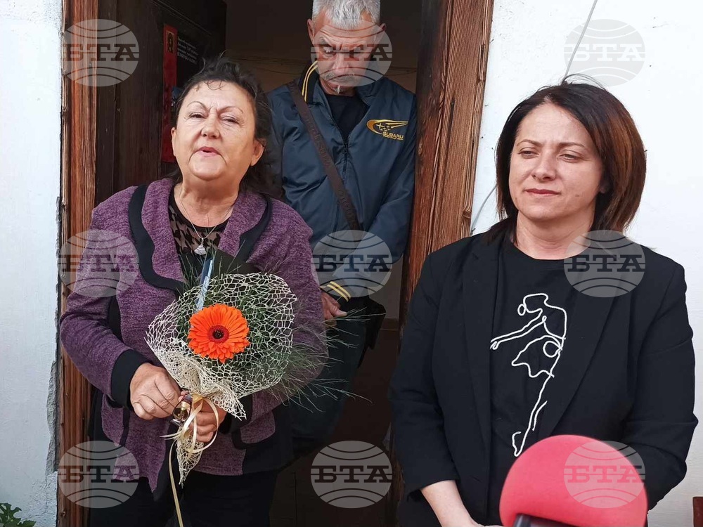 Близо 40 творби подредиха в изложба за Великден кърджалийски творци