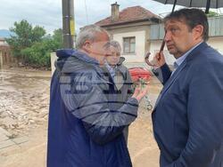Министър Шишков: Регионалното министерство ще помогне на наводнените населени места в община Карлово