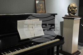 Бургас - НХК - Тончо Русев - експозиция