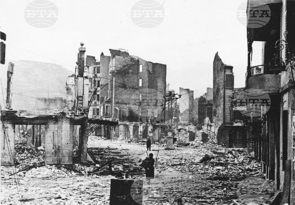 ЕФЕ: Президентът на Германия и кралят на Испания почетоха жертвите в Герника