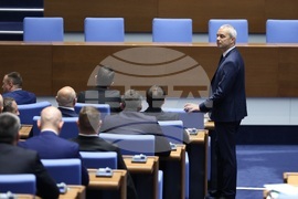 Парламент - заседание - Костадин Костадинов