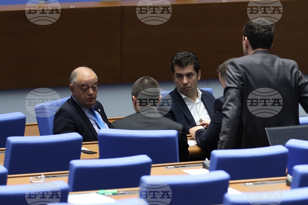 Парламент - заседание -  Кирил Петков - Атанас Атанасов