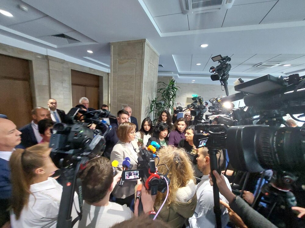 Нинова: Дадохме подписи и на “Възраждане”, и на ПП-ДБ. Въпросът с оставката на Желязков е принципен