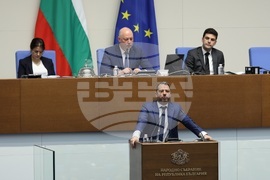 Парламент - заседание - Делян Добрев