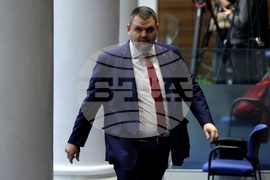 Парламент - заседание - Делян Пеевски