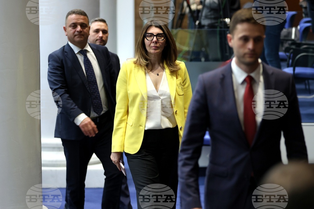 Парламент - заседание - Ализан Яхова