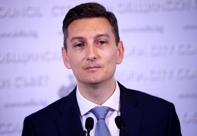 Няма да си дам оставката, вярвам, че прозрачността и доброто управление имат място в Столична община, каза зам.-кметът по финанси Иван Василев