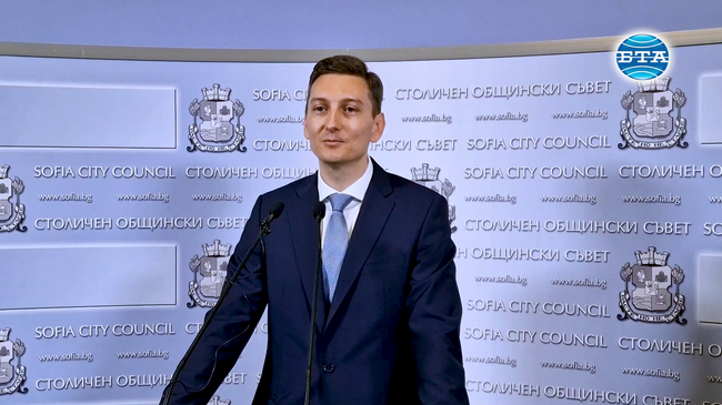 Няма да си дам оставката, вярвам, че прозрачността и доброто управление имат място в Столична община, каза зам.-кметът по финанси Иван Василев