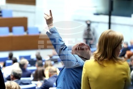 Парламент - заседание - пленарна зала