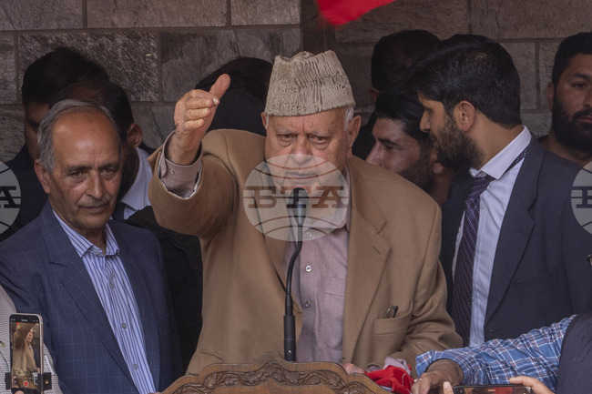 ПТИ: Водеща партия в Джаму и Кашмир организира протестно шествие, след като снощи е било стреляно по председателя ѝ 