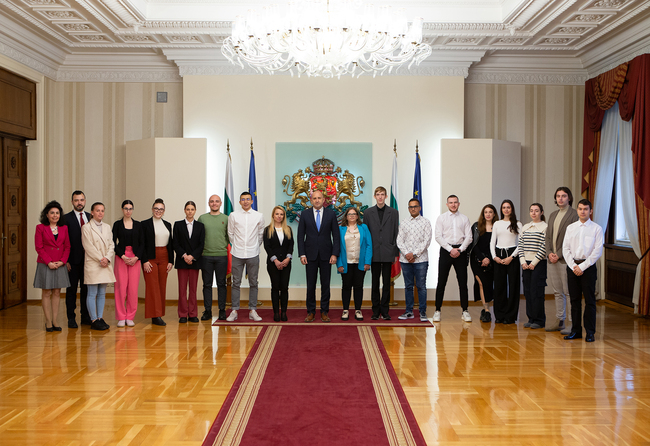Президентът: Образованите млади хора на България дават надежда, че страната ни може да преодолее регионалните дисбаланси и социалните неравенства