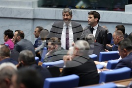 Парламент - заседание - Христо Иванов - Никола Минчев