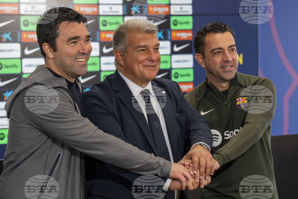 Спортният директор на Барселона Деко се е отказал от раздяла с клуба