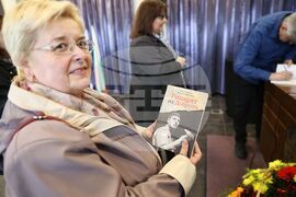 Бургас - Апостол Карамитев - книга „Рицарят на доброто“ - представяне