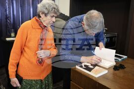 Бургас - Апостол Карамитев - книга „Рицарят на доброто“ - представяне