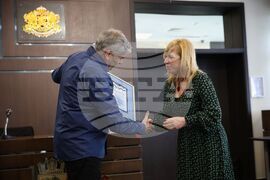 Бургас - Апостол Карамитев - книга „Рицарят на доброто“ - представяне