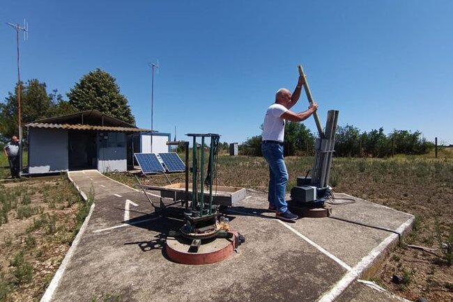 МЗХ: За 4 часа са изстреляни над 600 ракети от ИАБГ в областите Пловдив, Хасково, Стара Загора и Сливен