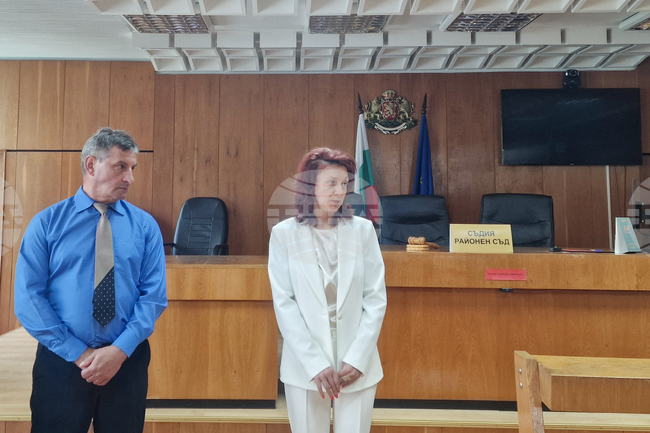 Ученици влизат в ролята на съдии и прокурори в симулативен процес в Административния съд в Смолян