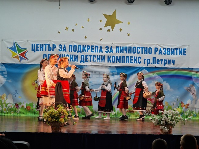 Над 200 деца ще се включат в поетичен рецитал "Поклон, Апостоле!"