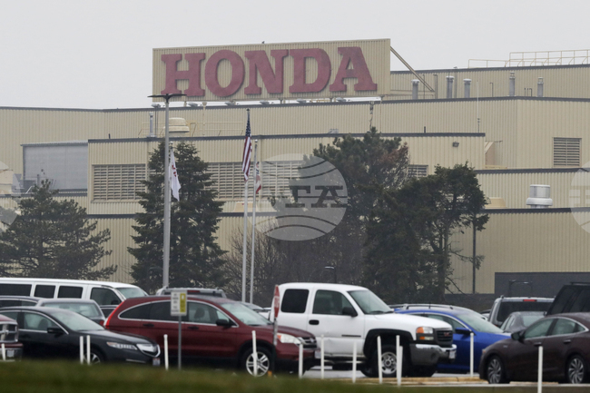 „Хонда“ възобновява редовно производство в северноамериканските си заводи след прекъсвания в доставките на чипове