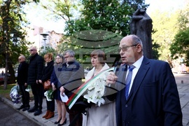 КНСБ - паметник - церемония в памет на загиналите при трудови злополуки работници