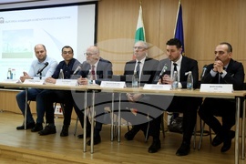 Дискусия на тема „Високотехнологична и кръгова икономика - път към нисковъглеродна индустрия индустрия и растеж“